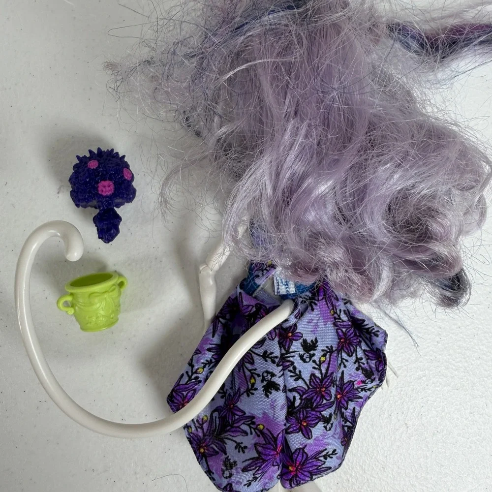 Monster High Catrine DeMew Doll New Scaremester Purple Floral Dress 2011 Mattel